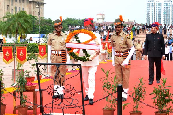 011-75-1755237574-744595-khaskhabar